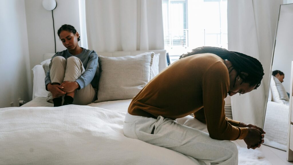 Mon Couple Bat de L'AILE : Les SIGNES d'ALERTE et les SOLUTIONS Pour Raviver la Flamme Avant Qu'Il Ne Soit Trop Tard !